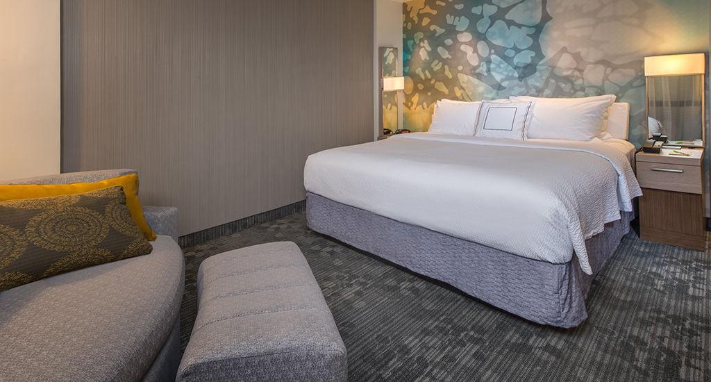 Courtyard By Marriott Youngstown Canfield Exterior photo