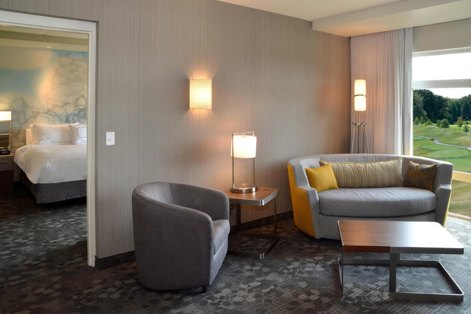 Courtyard By Marriott Youngstown Canfield Exterior photo